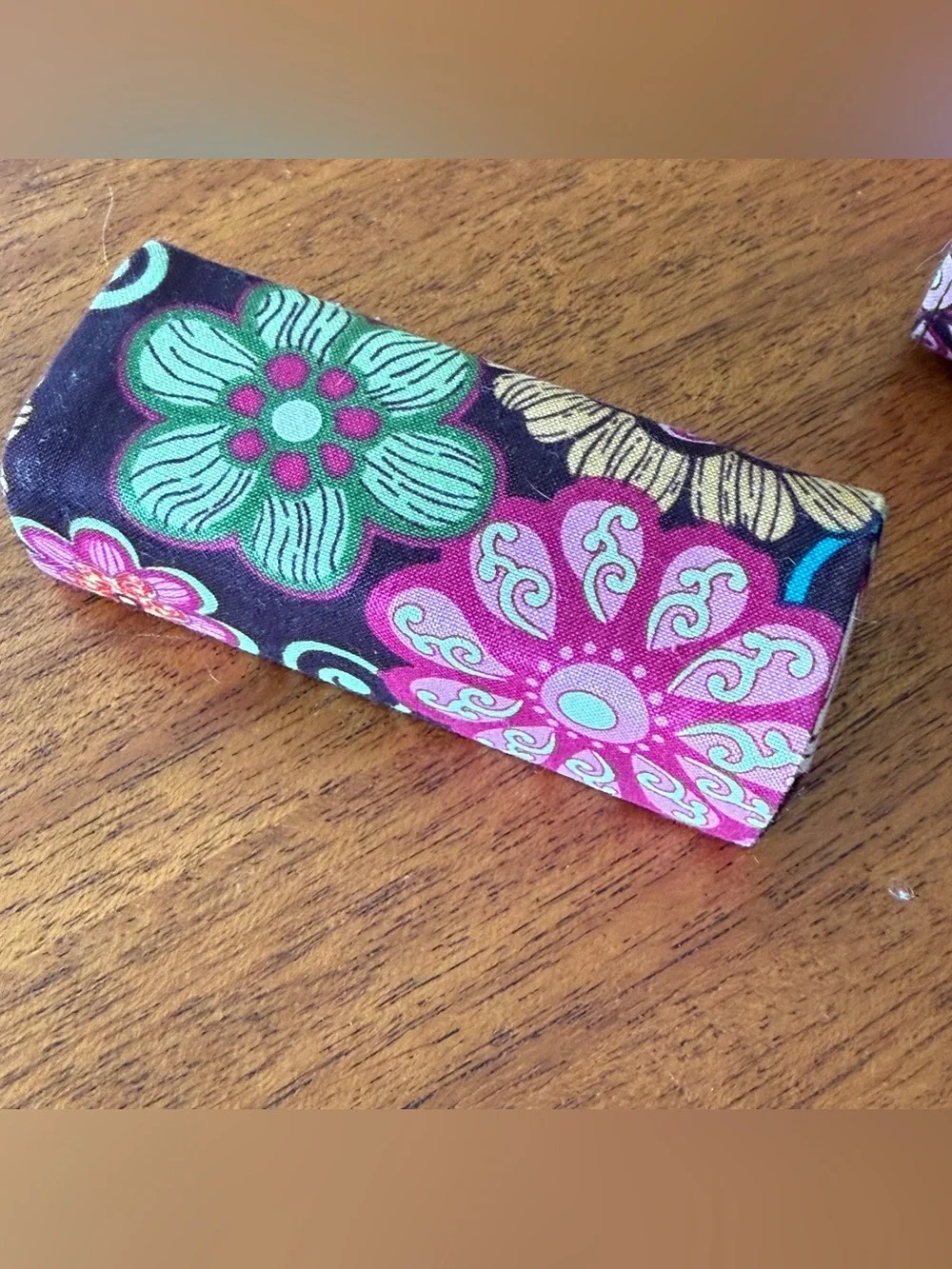 Retired Vera Bradley Mod Floral Pattern Jewelry Case Brown Pink Green Red White